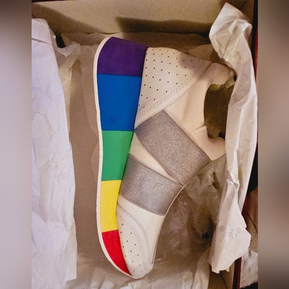 ✨️✨️✨️✨️RAINBOW  Love👟 👞 😍New New - Picture 1 of 7